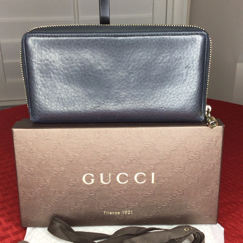 Gucci Soho Dark Blue Pebbled Leather Zip-Around Wallet - Picture 2 of 12